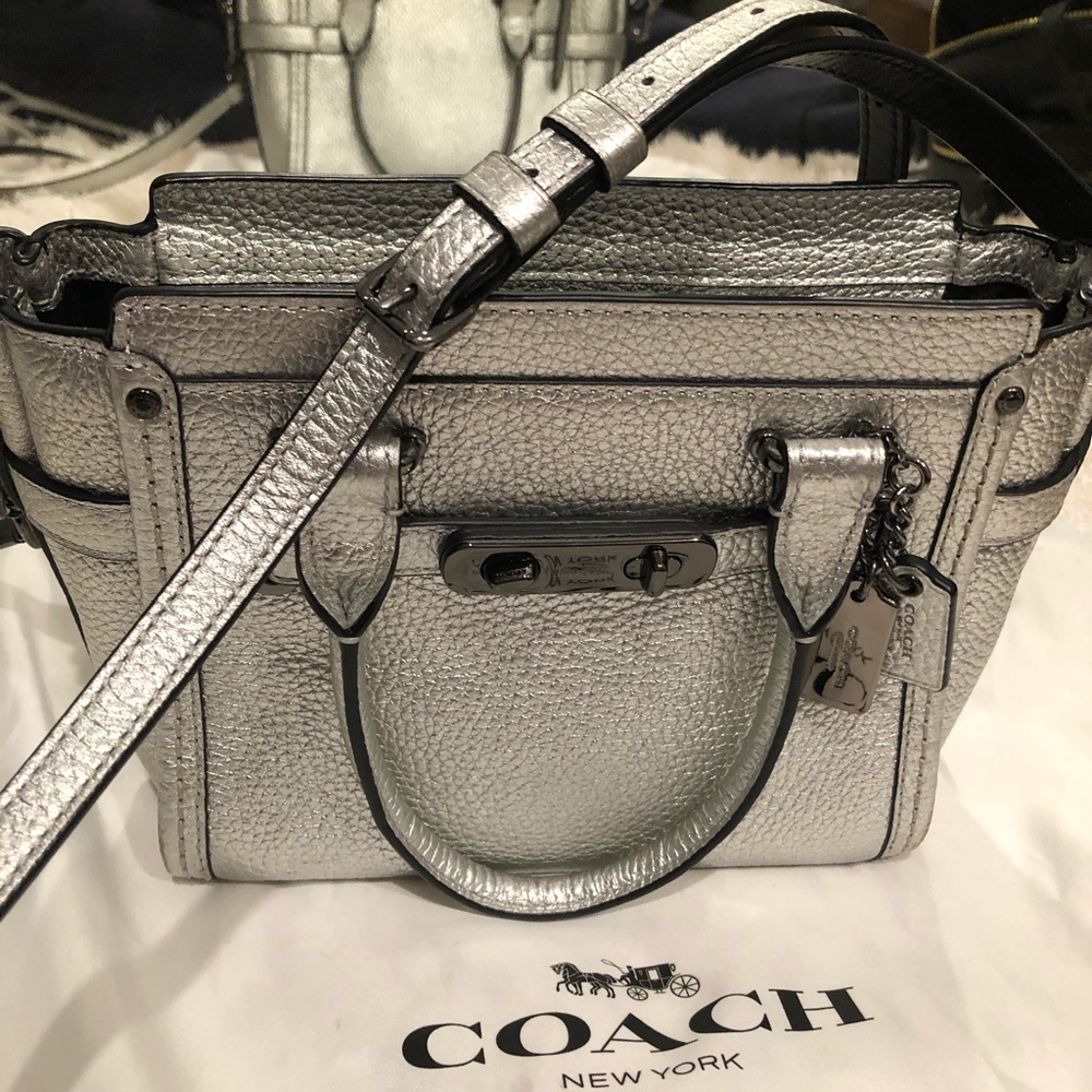 Coach swagger in silver, in very good condition
